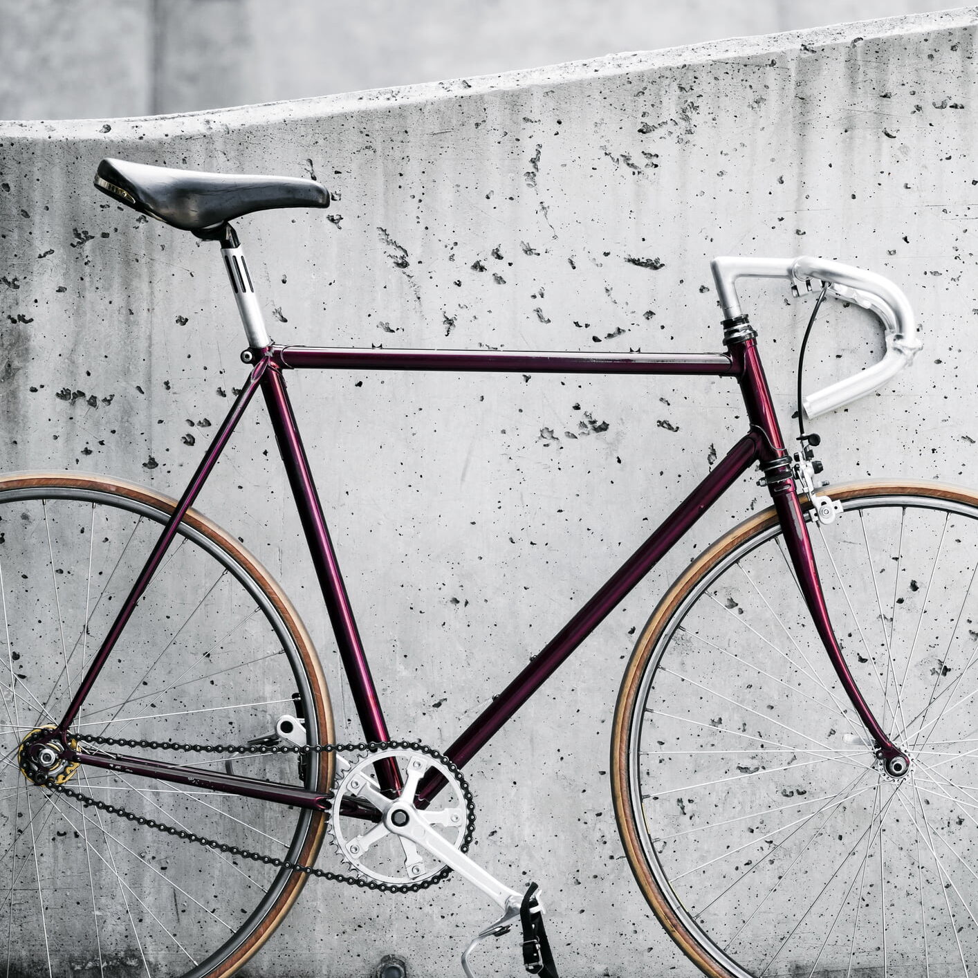 City bicycle and concrete wall, vintage style City bicycle fixed gear and concrete wall